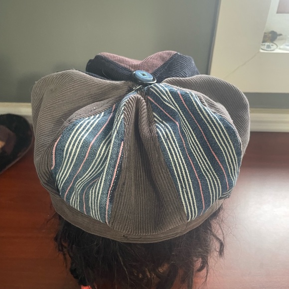 Custom cap - Picture 4 of 8